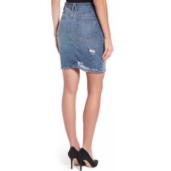 GOOD AMERICAN High Waist Distressed Denim Skirt! - Picture 2 of 8